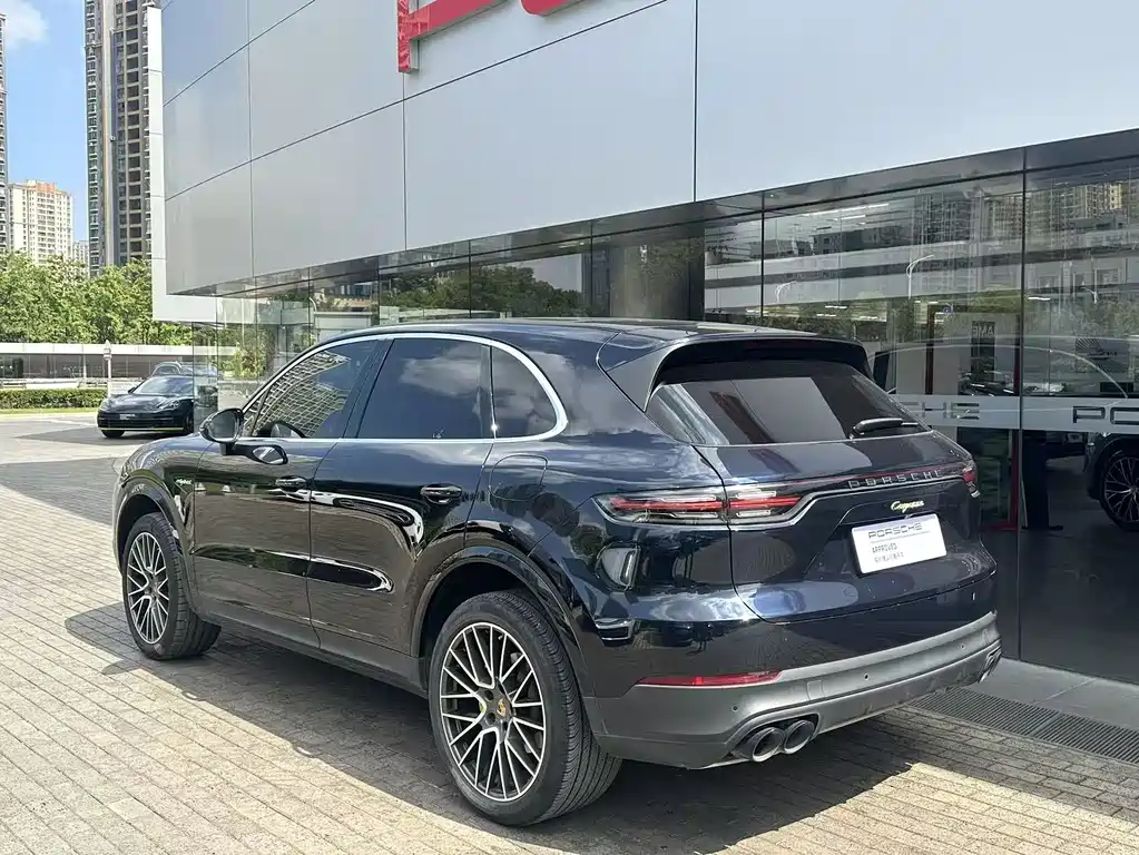 Cayenne New Energy 2021 Cayenne E-Hybrid 2.0T купить на сайте DeffCars