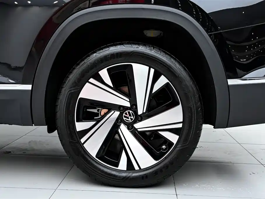 Touron 2024 380TSI four-wheel drive luxury version купить на сайте DeffCars