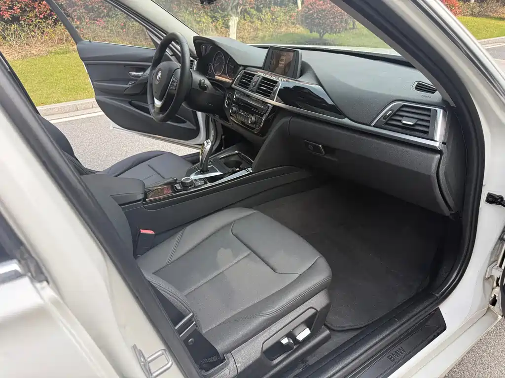 BMW 3 Series 2016 320Li Fashion Model купить на сайте DeffCars