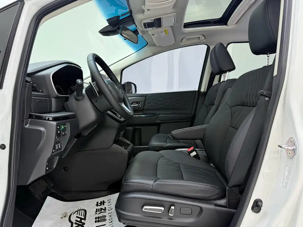 Alison 2022 2.0L e:HEV Deluxe Edition купить на сайте DeffCars