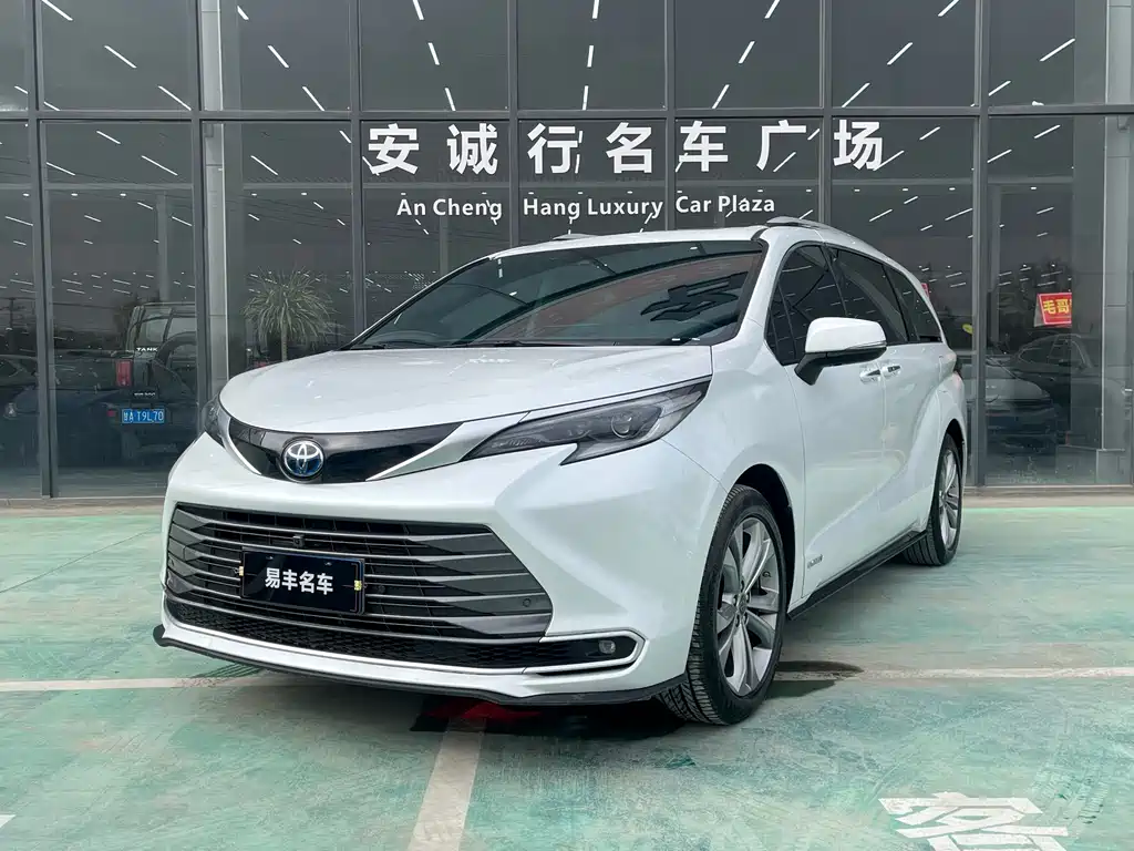 SIENNA 2023 2.5L Hybrid Premium Edition купить на сайте DeffCars