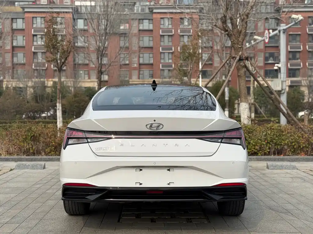Elantra 2021 1.5L CVT LUX Premium Edition купить на сайте DeffCars