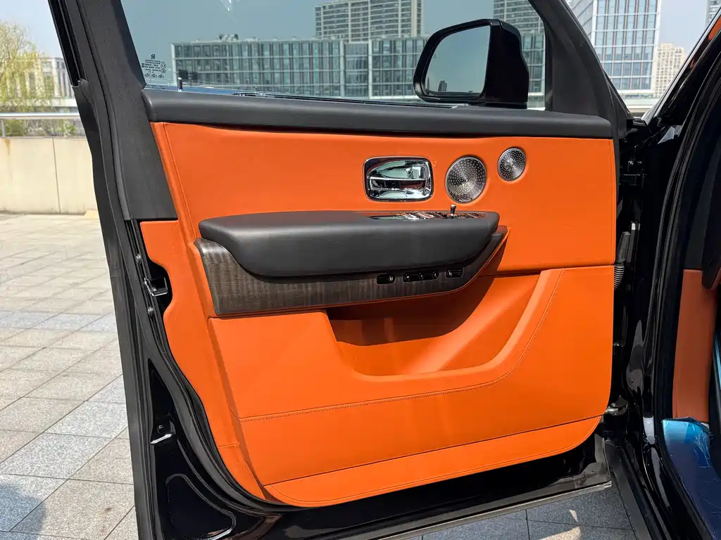 Cullinan 2018 four-seat version купить на сайте DeffCars