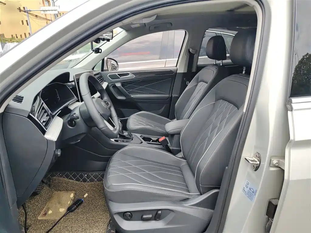 Tiguan L 2024 Outstanding Model 300TSI Automatic Two-wheel Drive Dragon Edition купить на сайте DeffCars