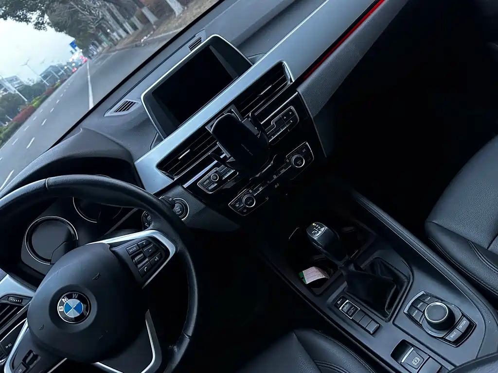 BMW X1 2019 sDrive20Li Leading Model купить на сайте DeffCars
