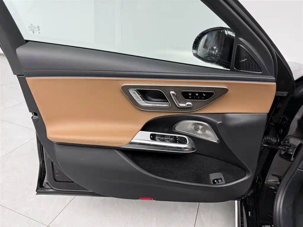 Mercedes-Benz E-Class 2026 E 300 L Luxury Model купить на сайте DeffCars