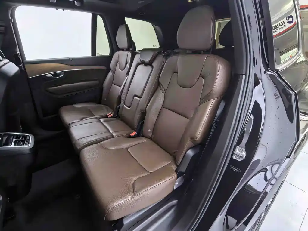 Volvo XC90 2021 B6 Zhiyi Deluxe Edition 7 seats купить на сайте DeffCars