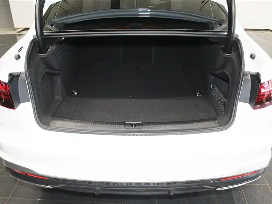 Audi A4L 2024 40 TFSI Fashionable and Dynamic купить на сайте DeffCars