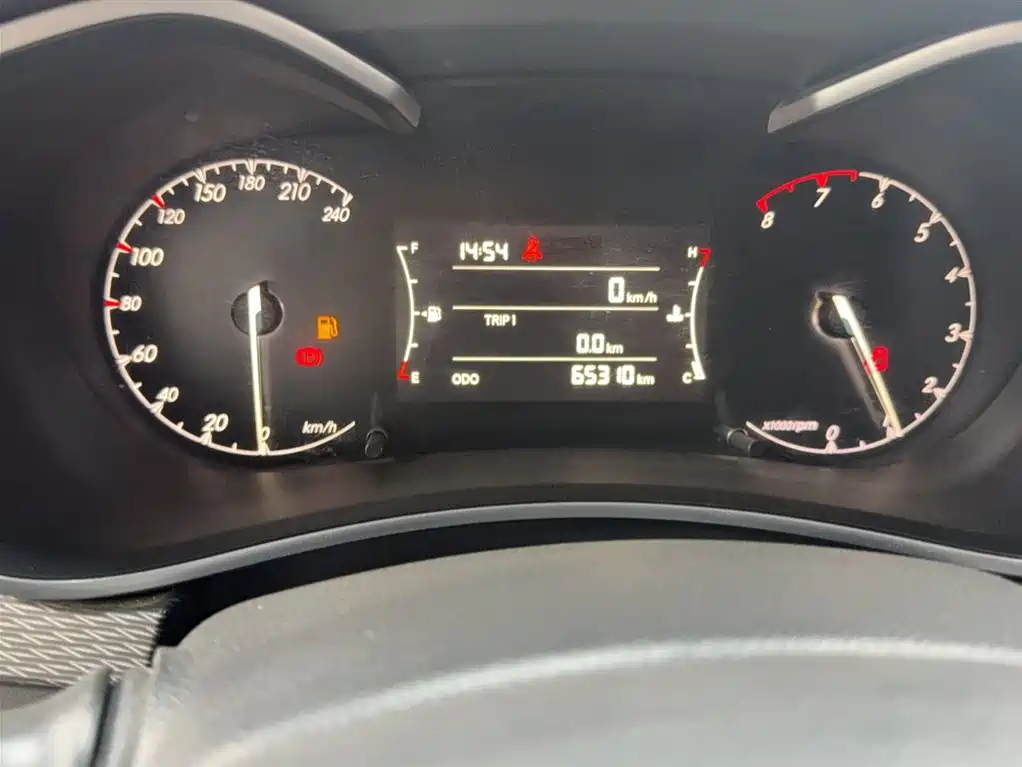 Saab D50 2018 1.5L manual luxury smart driving version купить на сайте DeffCars