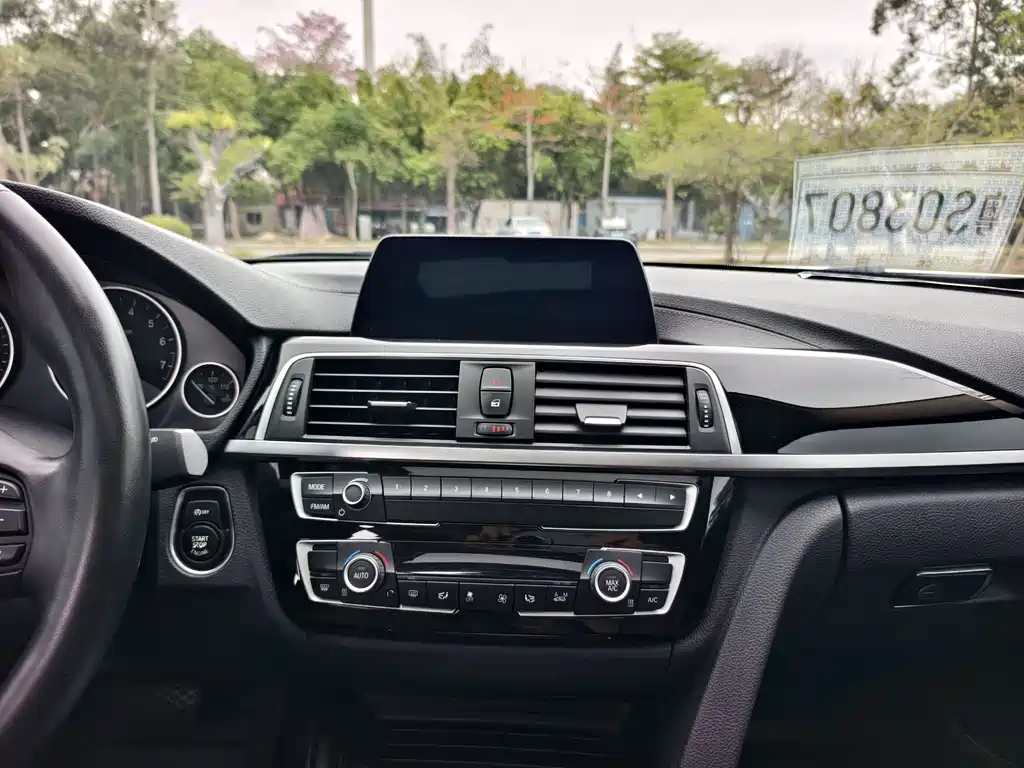 BMW 3 Series 2018 320Li Fashion Model купить на сайте DeffCars
