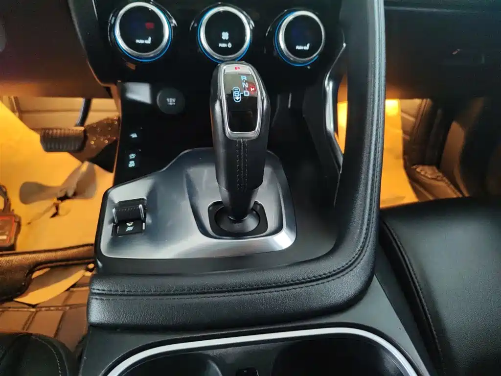 Jaguar E-PACE 2018 P200 National V купить на сайте DeffCars