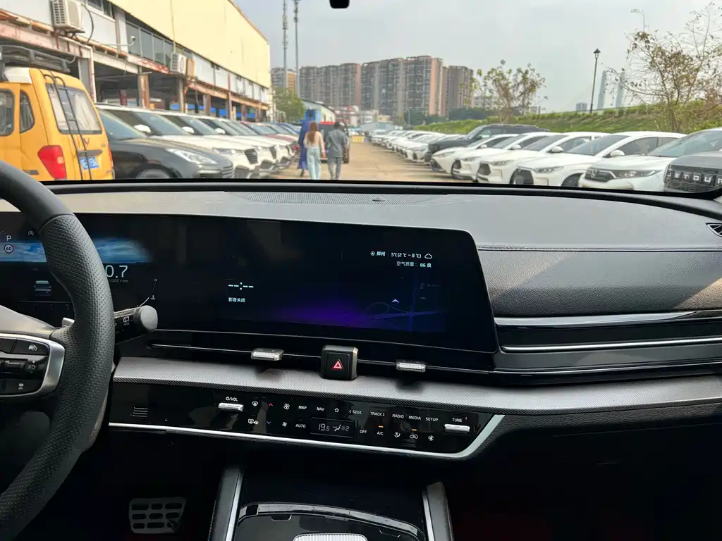 Lion Platinum Extends the World 2023 2.0T Two-wheel Drive Premium Edition купить на сайте DeffCars