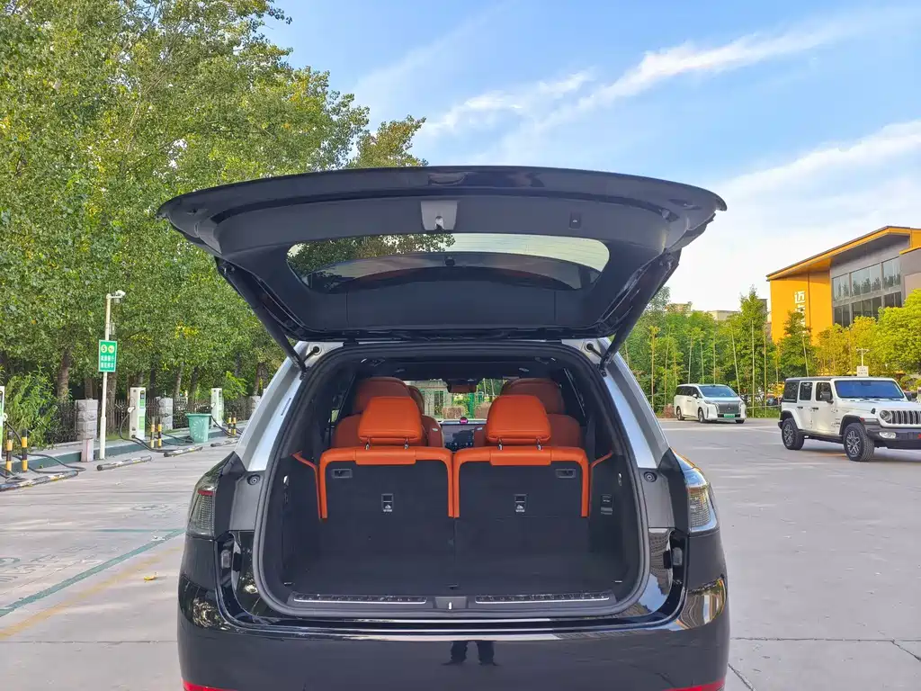 Wenjie M9 2024 pure electric Max version 100kWh 6-seater version купить на сайте DeffCars