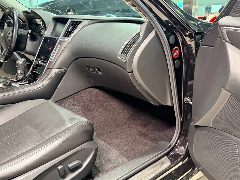 Infiniti Q50 2014 2.0T Comfort Edition купить на сайте DeffCars