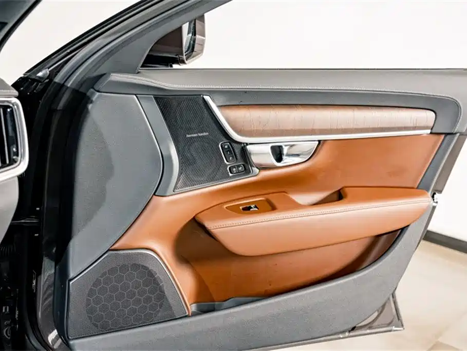 Volvo S90 2023 B5 Zhiyuan Luxury Edition купить на сайте DeffCars