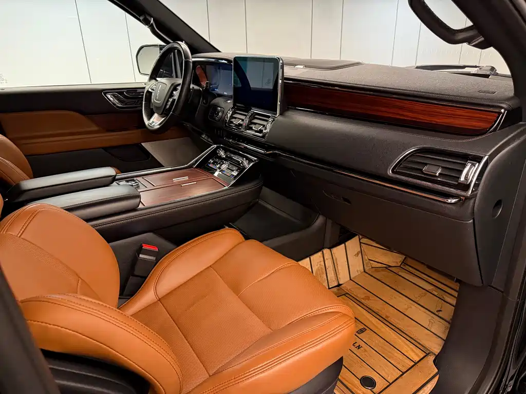 Navigator 2020 3.5T Long Axis Presidential Edition купить на сайте DeffCars