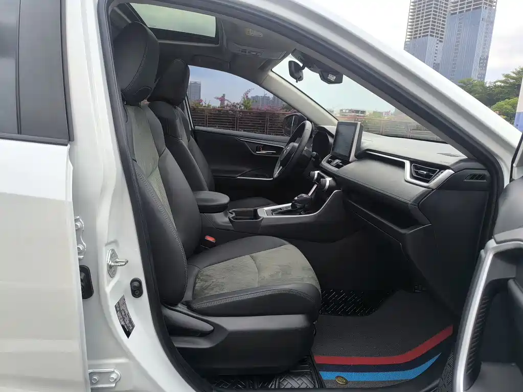 RAV4 Rongfang 2022 2.0L CVT four-wheel drive fashion Plus version купить на сайте DeffCars