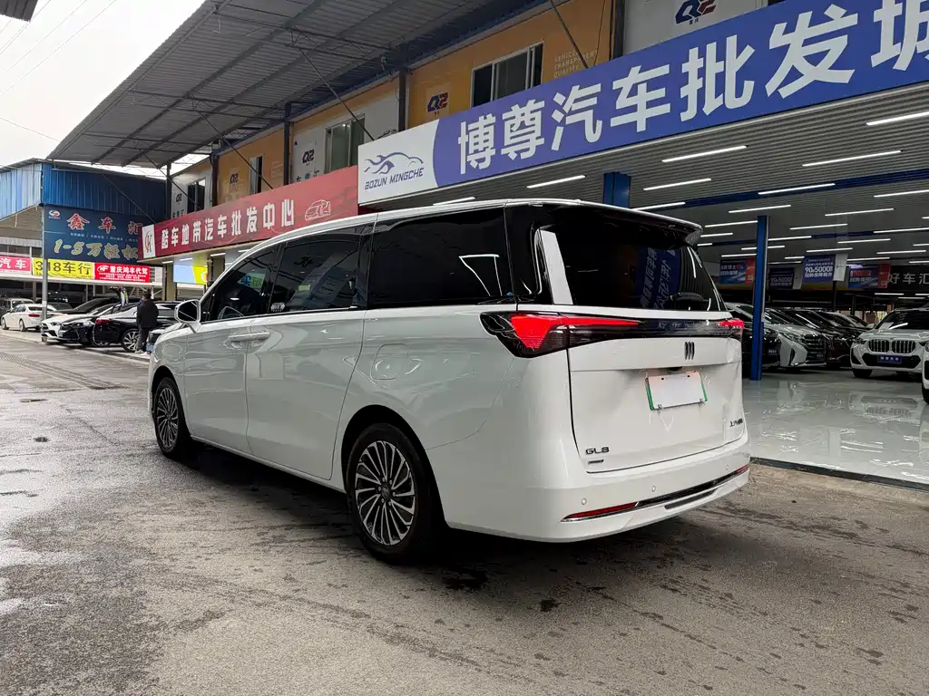 Buick GL8 New Energy 2025 Lu Shang Exclusive Edition 7 Seats купить на сайте DeffCars