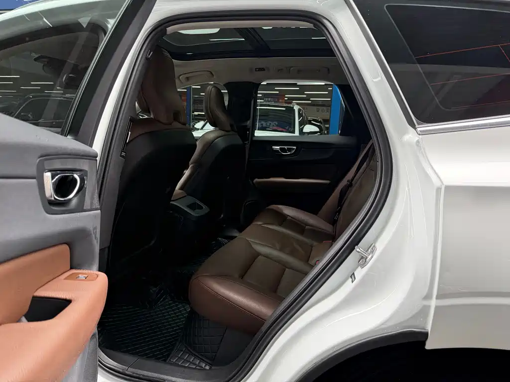 Volvo XC60 2019 T5 Four-wheel Drive Smart Edition National V купить на сайте DeffCars