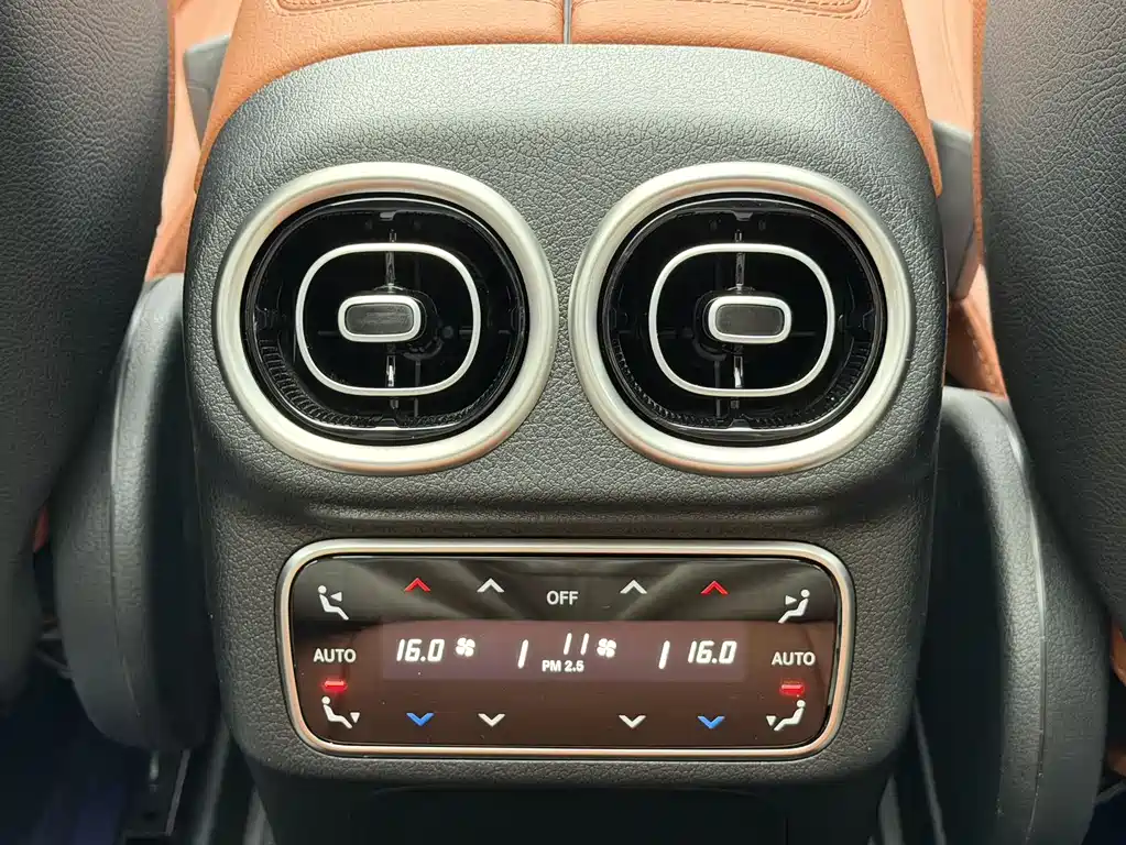 Mercedes-Benz GLC 2025 GLC 260 L 4MATIC Dynamic купить на сайте DeffCars