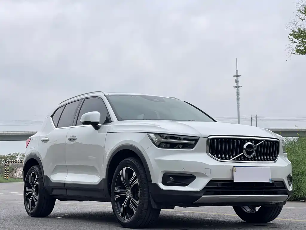 Volvo XC40 2021 T4 four-wheel drive Zhiyuan Sport Edition купить на сайте DeffCars