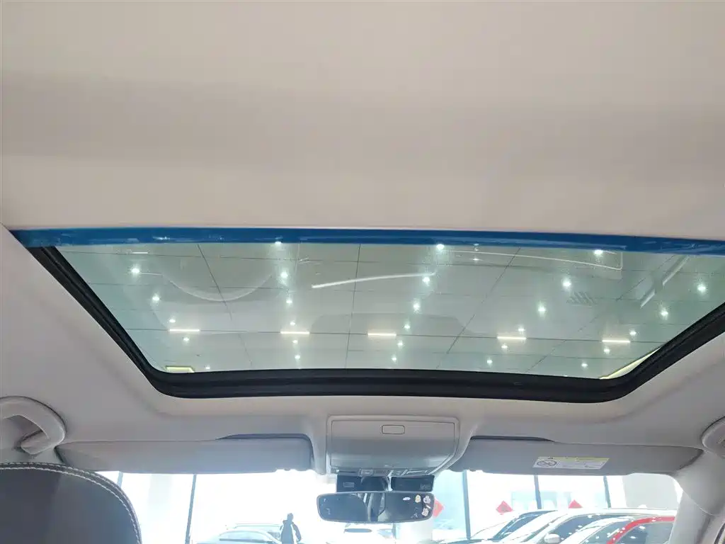 Tiguan L 2022 330TSI automatic two-wheel drive R-Line version купить на сайте DeffCars