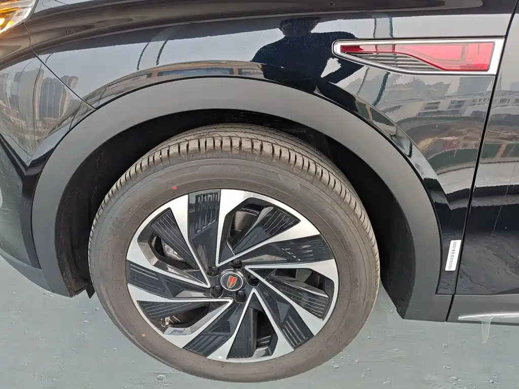 Hongqi HS7 PHEV 2024 2.0T PHEV four-wheel drive Qichang version 7 seats купить на сайте DeffCars