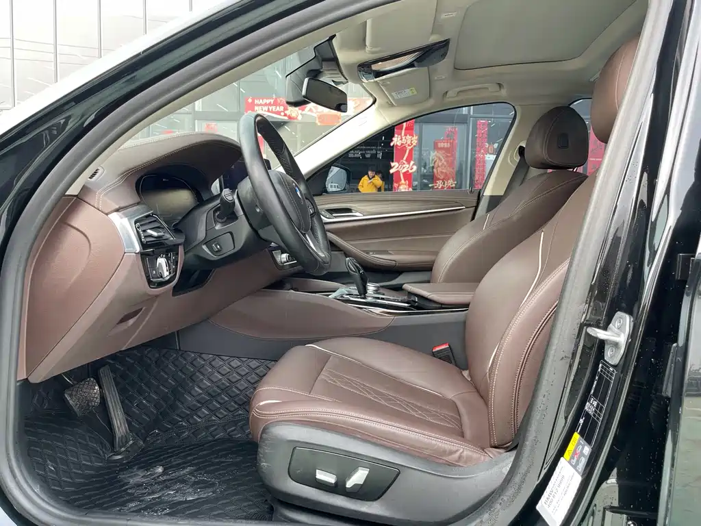BMW 5 Series New Energy 2021 535Le Luxury Package купить на сайте DeffCars