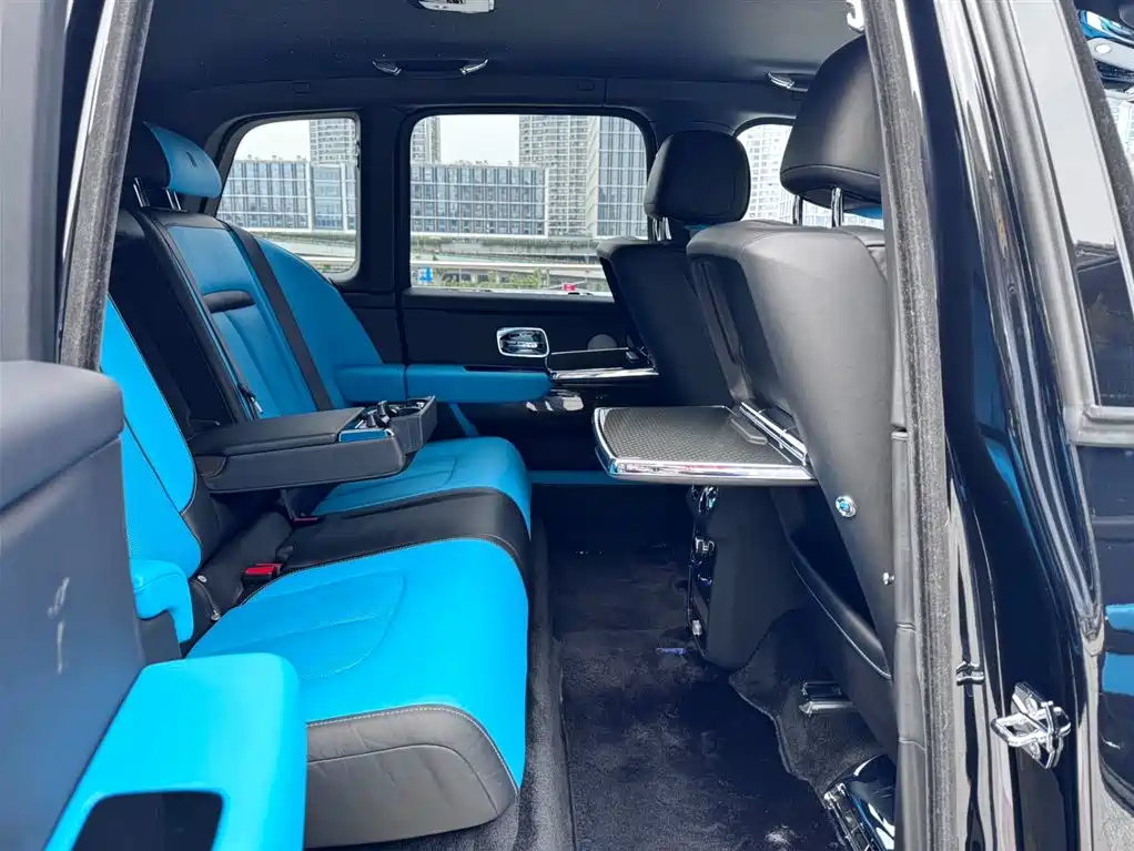 Cullinan 2020 Black Badge купить на сайте DeffCars