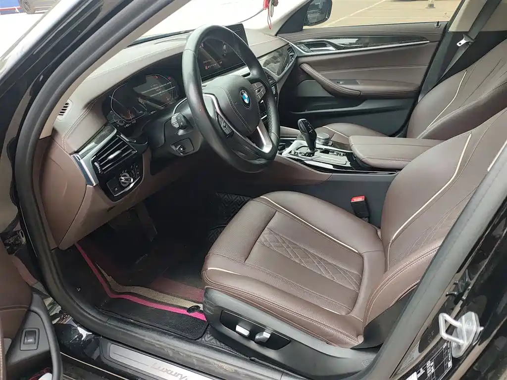 BMW 5 Series 2021 525Li Luxury Package купить на сайте DeffCars