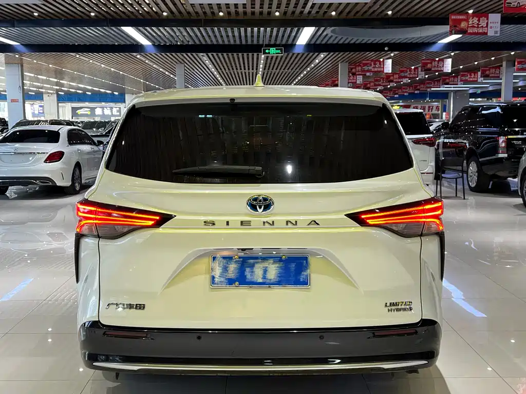 SIENNA 2023 2.5L Hybrid Premium Edition купить на сайте DeffCars