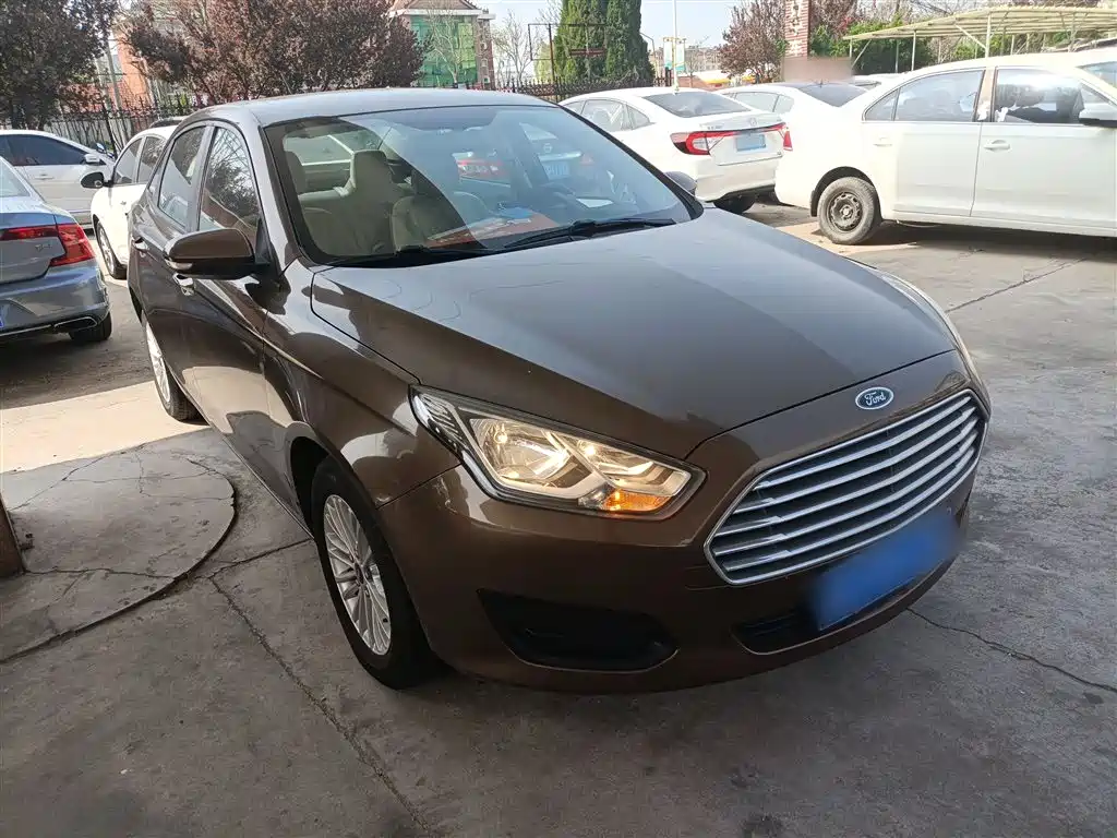 Escort 2017 facelift 1.5L manual comfort type купить на сайте DeffCars