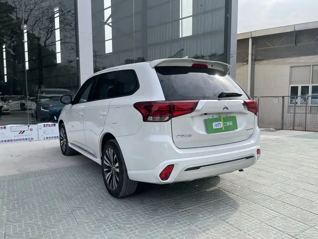 Outlander 2021 facelift 2.0L 2WD smooth version 5 seats купить на сайте DeffCars