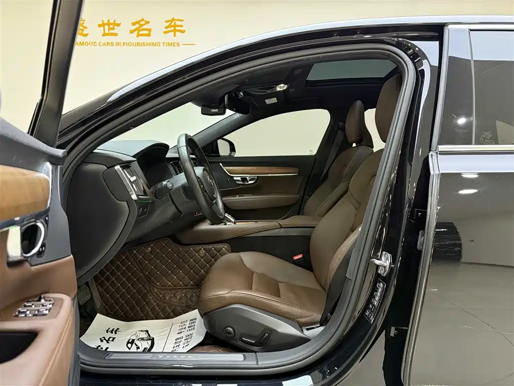 Volvo S90 2021 B5 Zhiyi Luxury Edition купить на сайте DeffCars