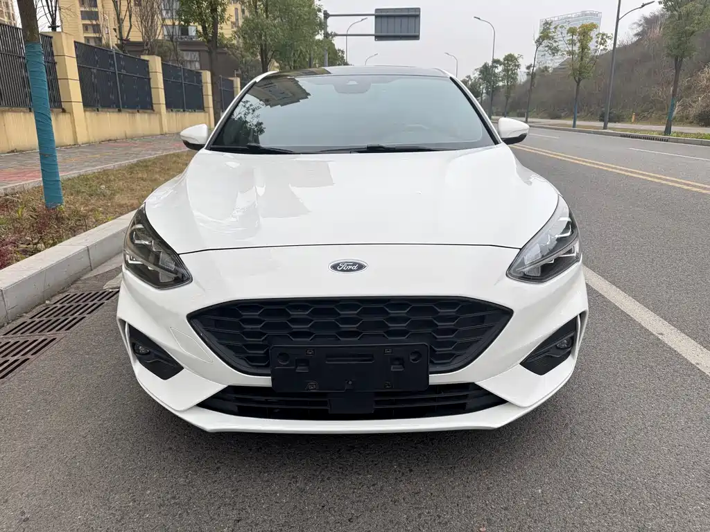 Focus 2020 Sedan EcoBoost 180 Automatic ST Line купить на сайте DeffCars