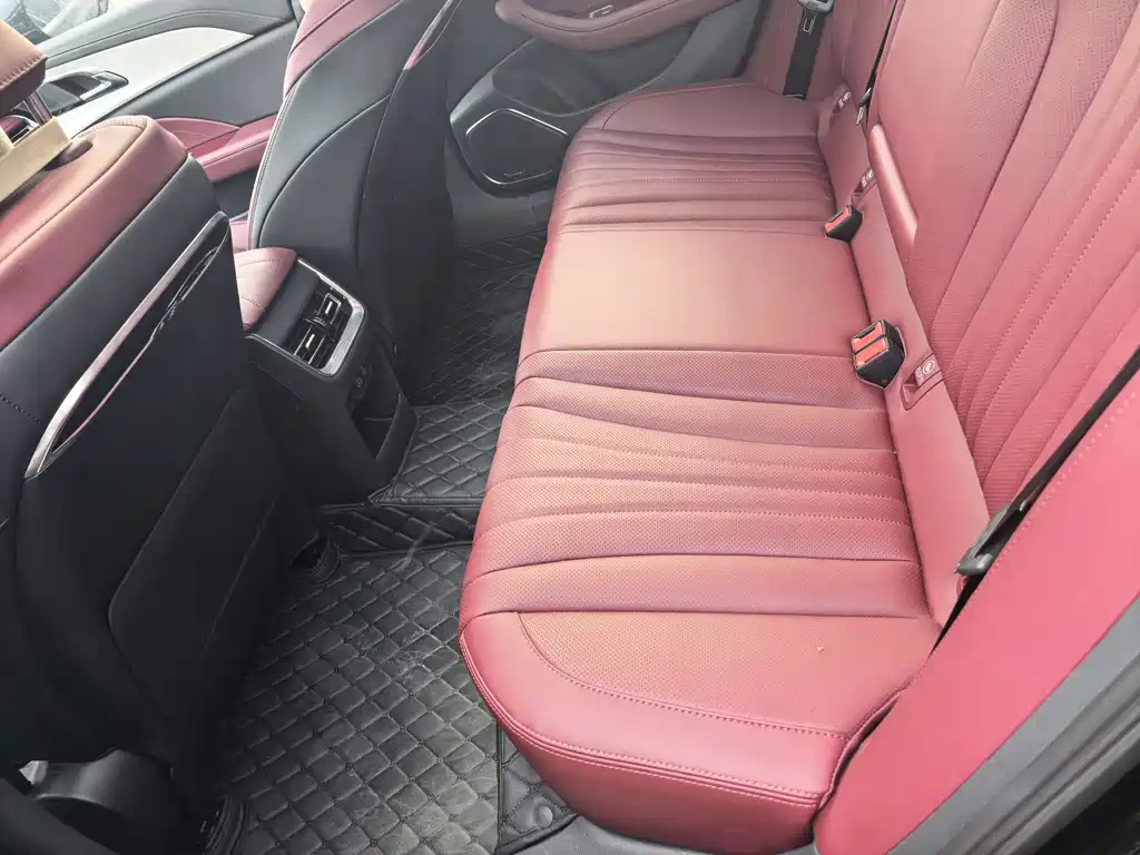 Hongqi H5 2025 2.0T automatic Qichang version купить на сайте DeffCars