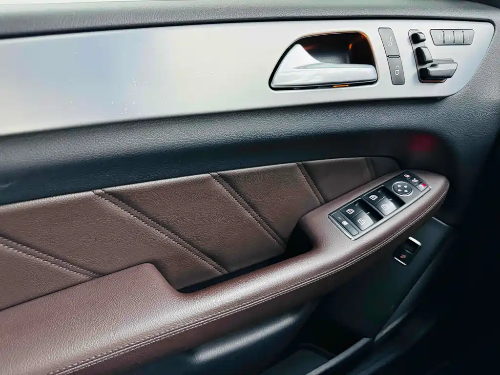 Mercedes-Benz M-Class AMG 2012 AMG ML 63 купить на сайте DeffCars