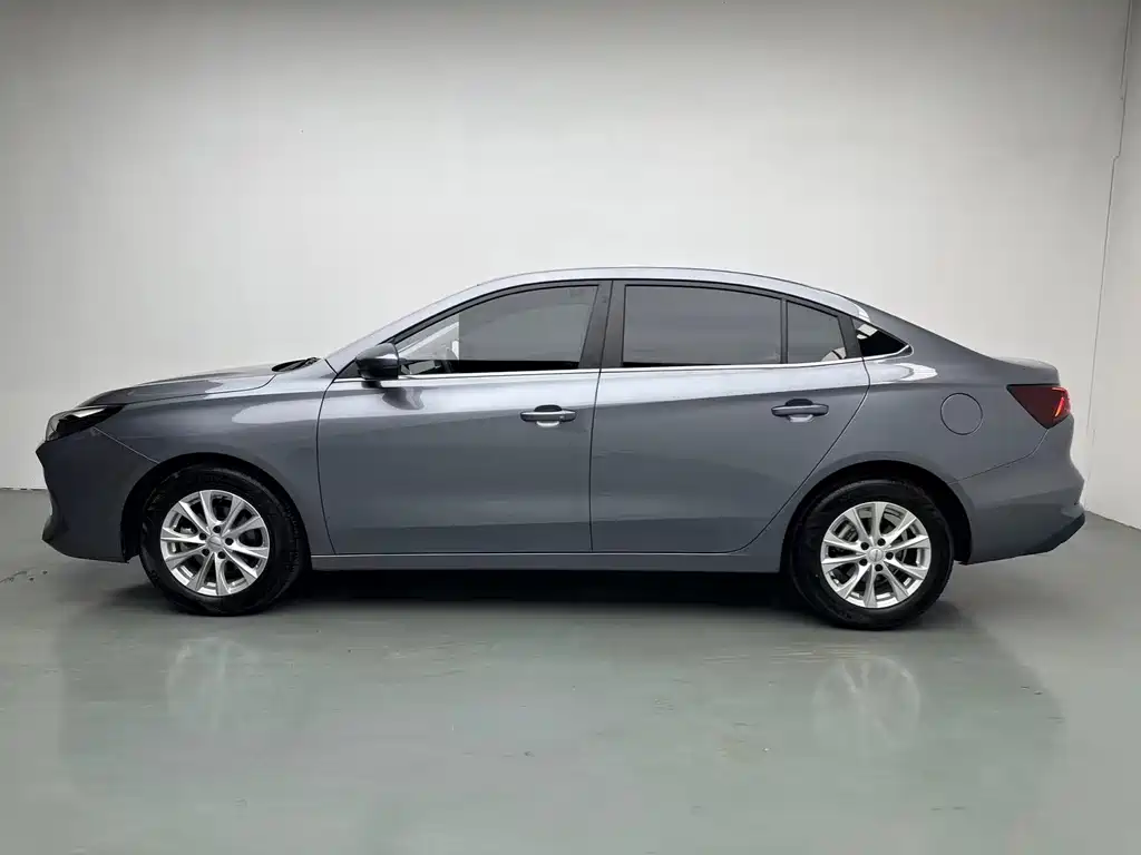 Roewe i5 2026 1.5L CVT Deluxe Edition купить на сайте DeffCars