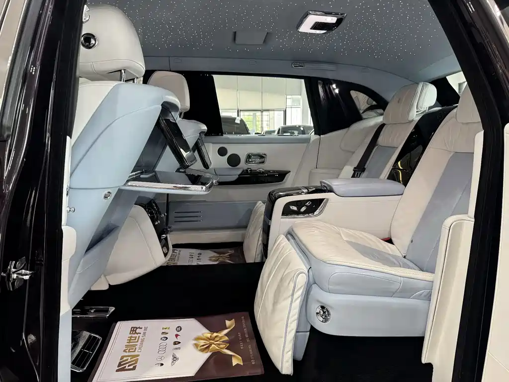 Phantom 2018 6.7T long wheelbase version купить на сайте DeffCars