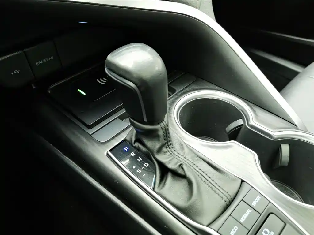 Camry 2021 2.5G Deluxe Edition купить на сайте DeffCars