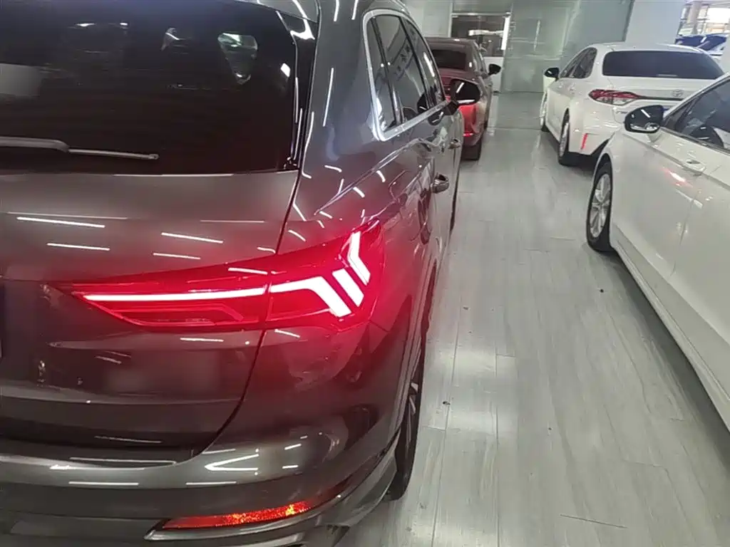 Audi Q3 2021 35 TFSI aggressive and dynamic купить на сайте DeffCars