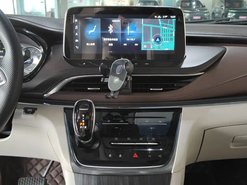 Buick GL8 2020 Land Business Class 652T Premium купить на сайте DeffCars