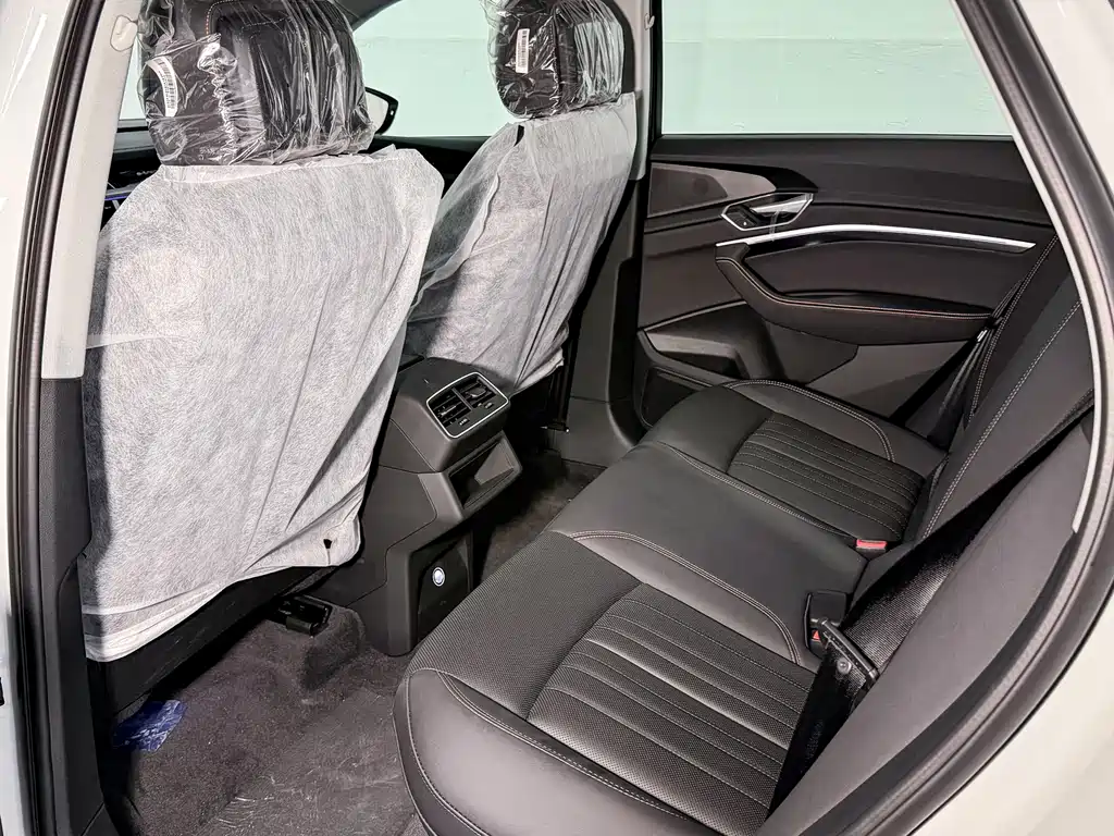 Audi e-tron 2021 50 quattro luxury model купить на сайте DeffCars