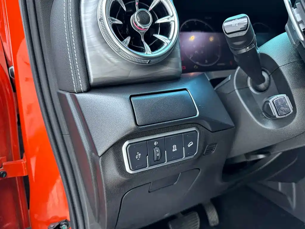 Tank 300 2023 Off-Road Version 2.0T Conqueror купить на сайте DeffCars