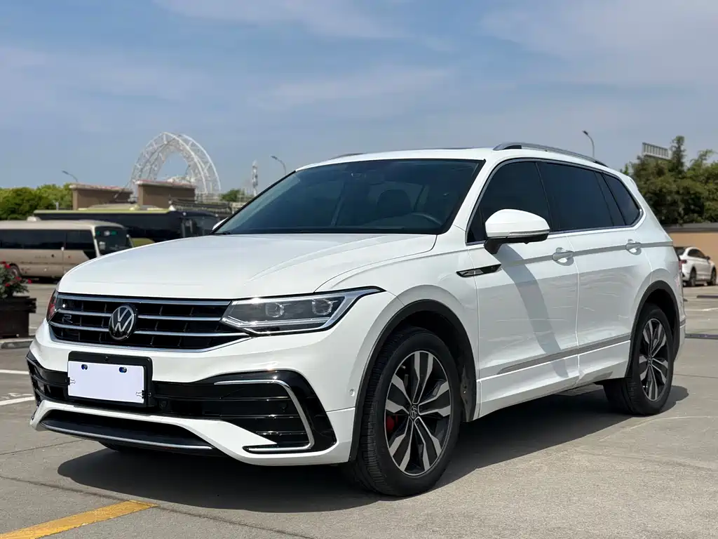 Tiguan L 2024 Outstanding Model 330TSI Automatic Two-wheel Drive R-Line Longyao Edition купить на сайте DeffCars