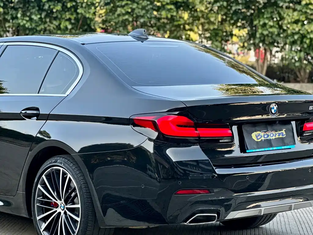 BMW 5 Series 2023 facelift 530Li leading M sports package купить на сайте DeffCars