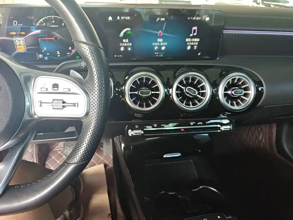 Mercedes-Benz A-Class 2022 Facelift Two A 200 L Sports Sedan Fashionable купить на сайте DeffCars
