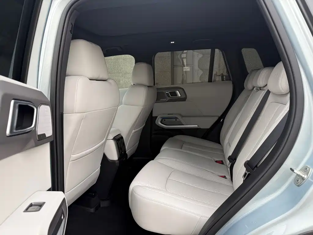 Titanium 3 2025 501KM four-wheel drive Ultra version купить на сайте DeffCars