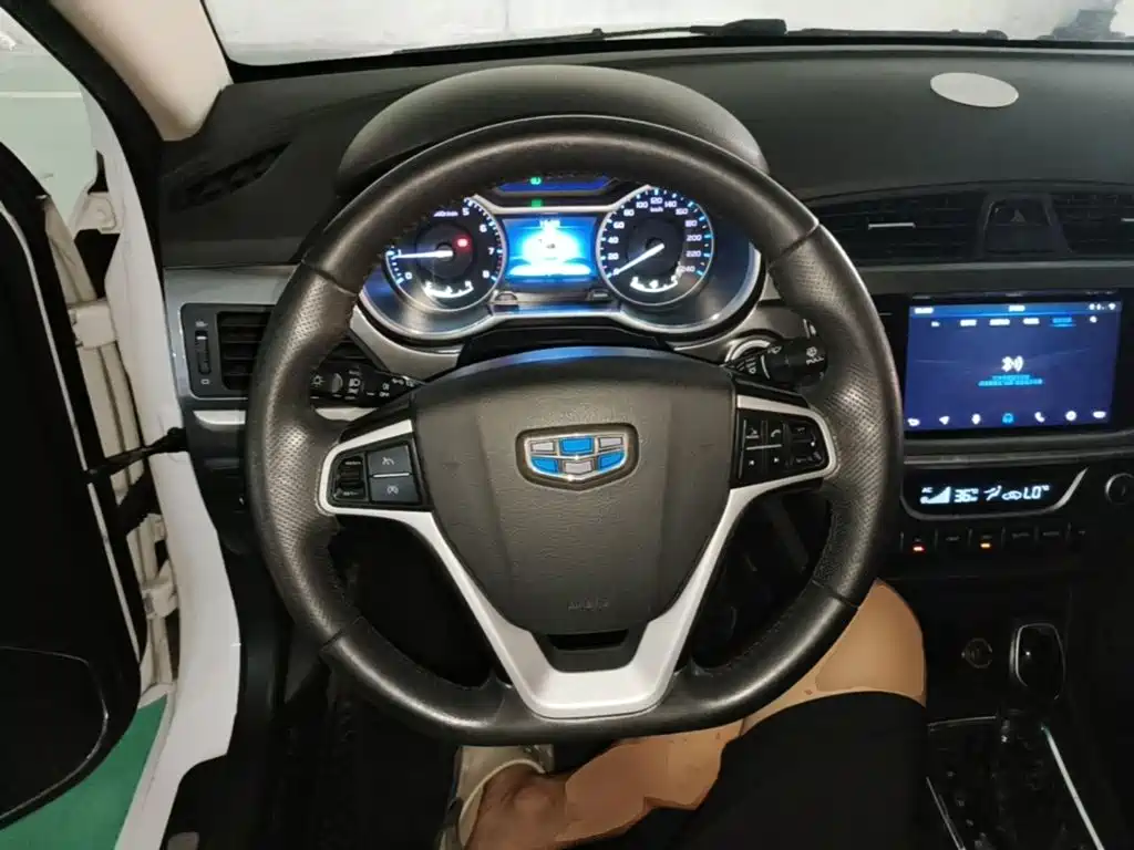 Emgrand 2017 Sedan Million Model 1.5L CVT Upward Interconnect Version купить на сайте DeffCars