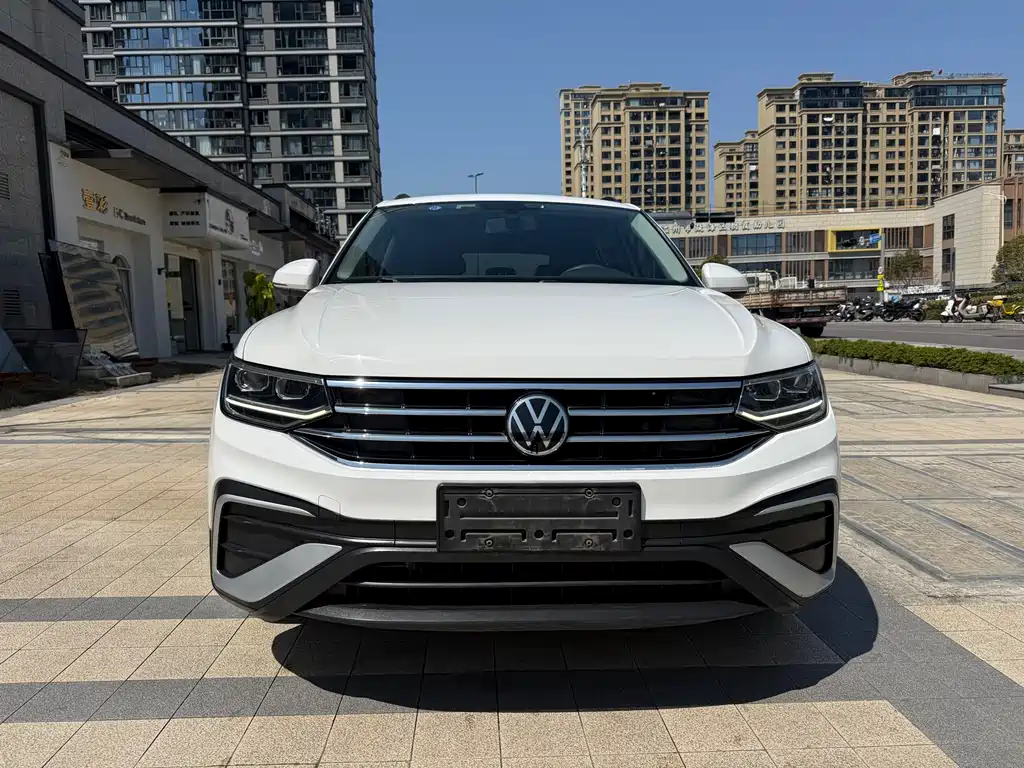 Tiguan L 2022 330TSI automatic two-wheel drive comfort version купить на сайте DeffCars